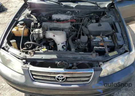 2018 Toyota Camry Ce z USA, uszkodzony, nr VIN 4T1BG22K51U803939